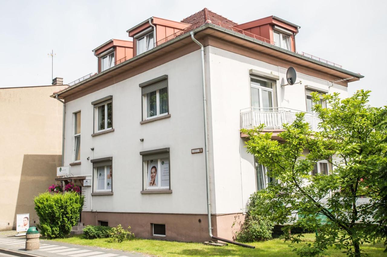 Mansarda Noclegi Wrzesnia Exterior photo