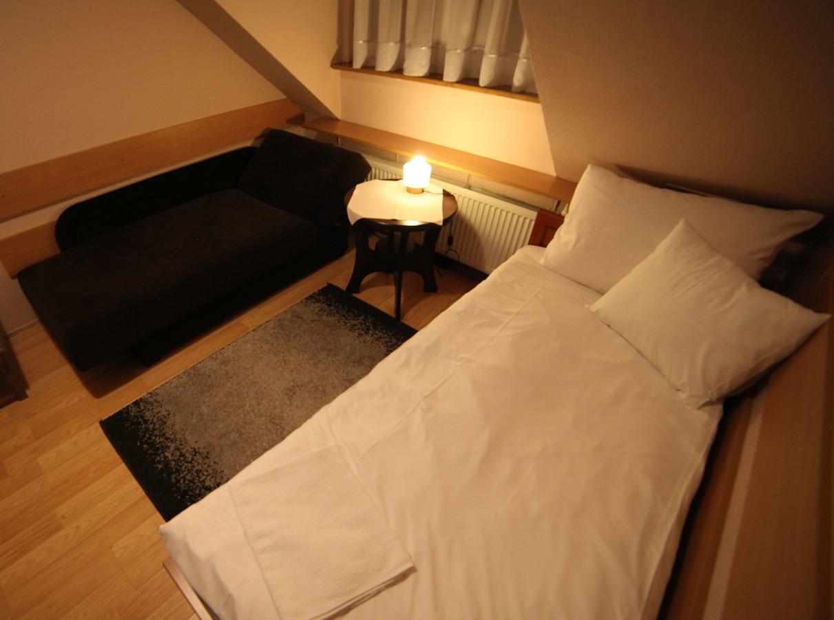 Mansarda Noclegi Wrzesnia Exterior photo