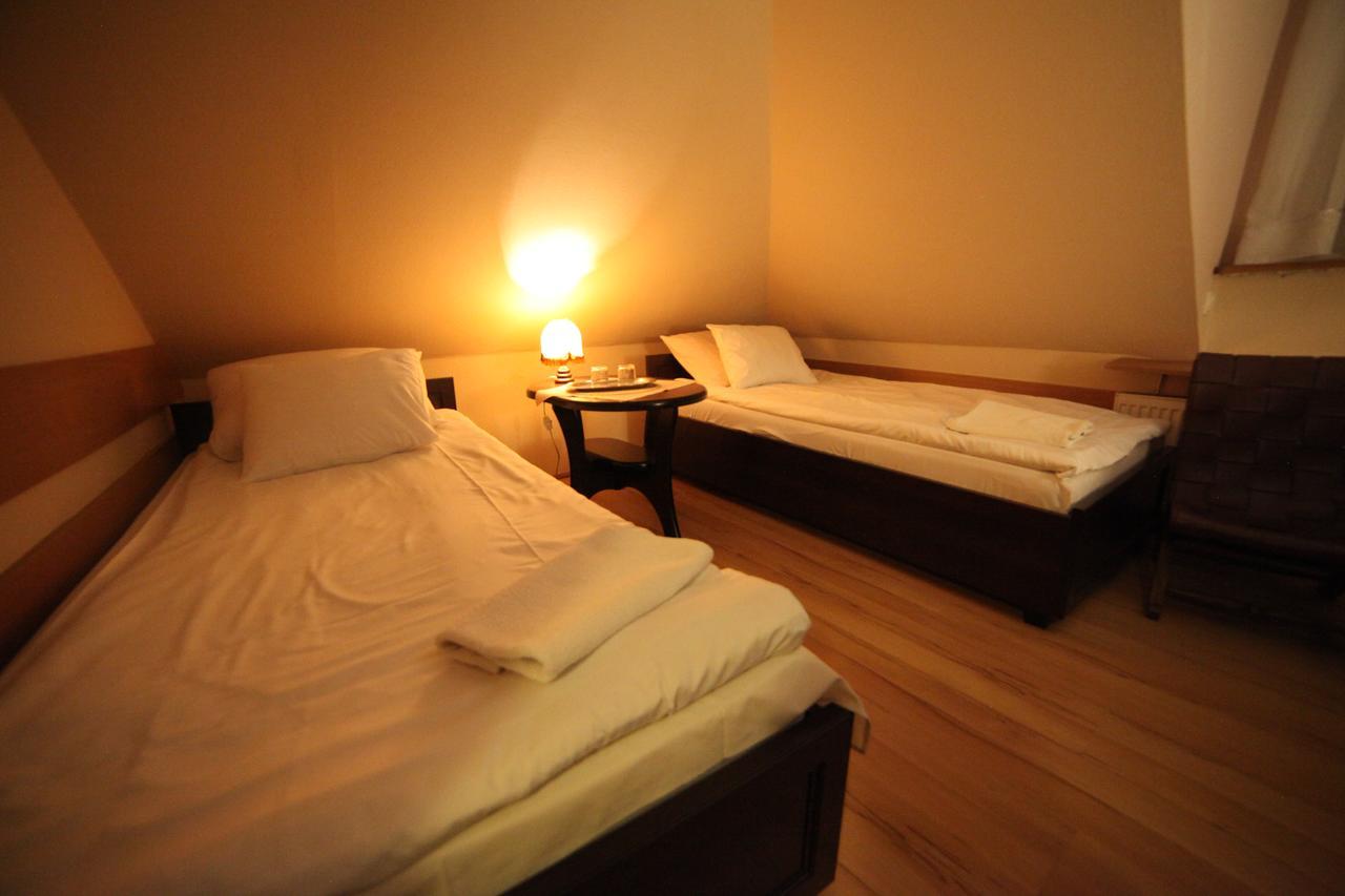 Mansarda Noclegi Wrzesnia Exterior photo